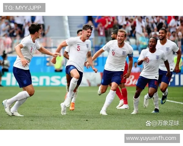 英格兰与中国足球对决激战正酣球迷热情高涨期待精彩瞬间 英格兰与中国足球对决激战正酣球迷热情高涨期待精彩瞬间